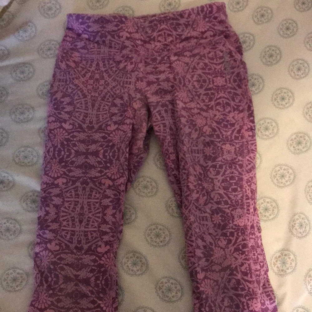 Crop patterned leggings